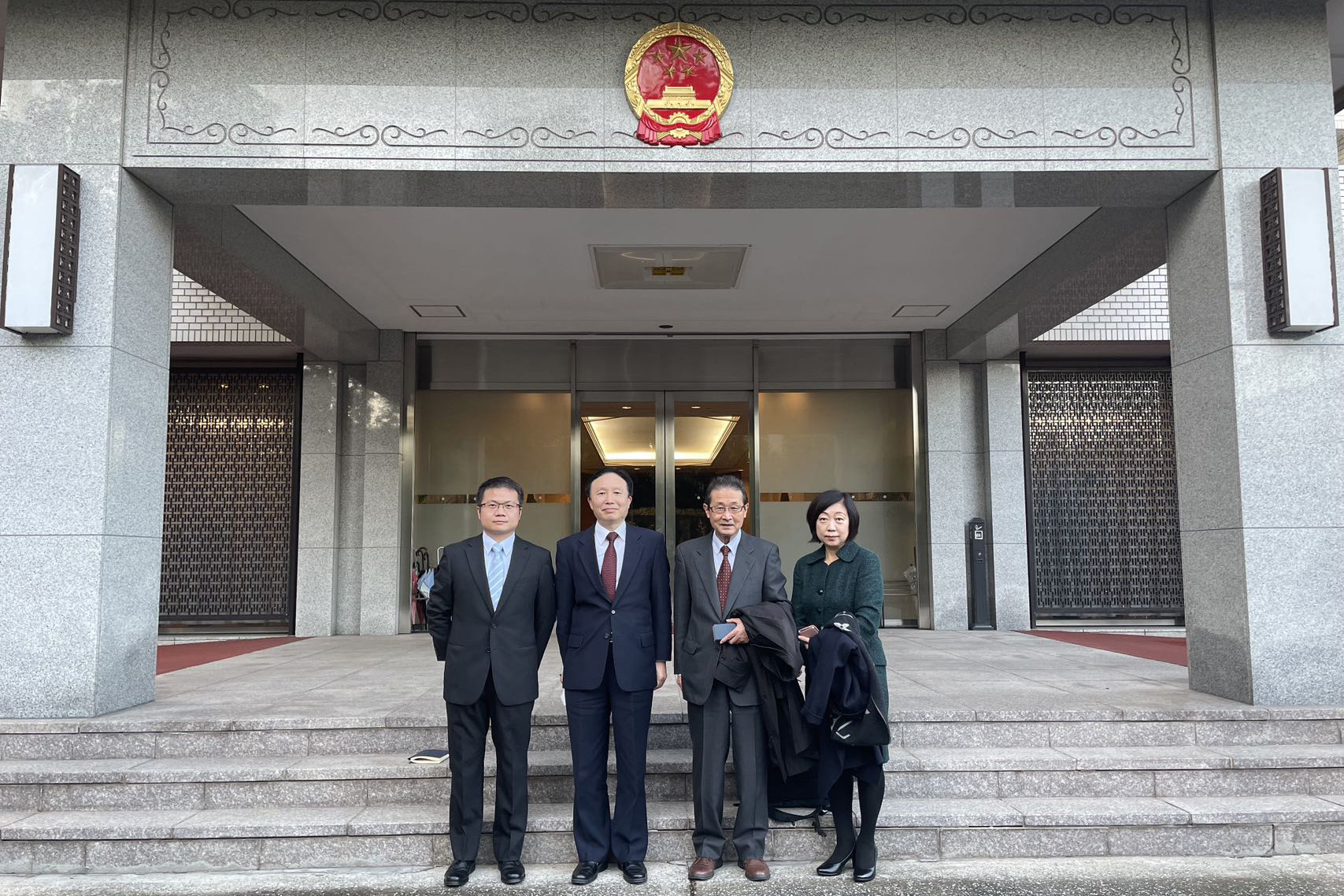 本中心代表拜访中国驻日本大使馆科技部 - 特定非営利活動法人 日中医学交流センター